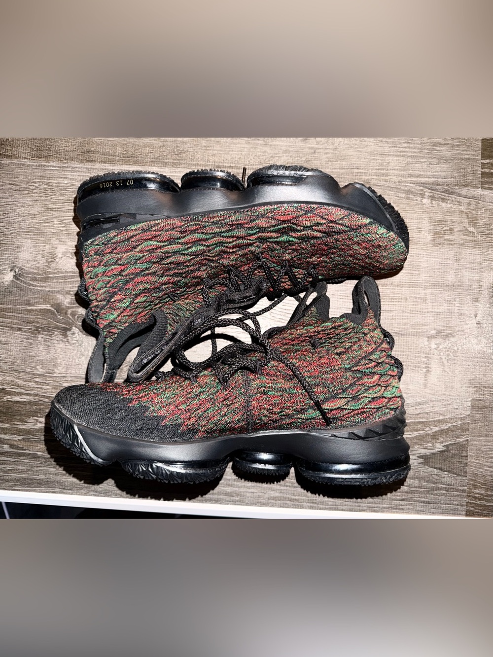 Size 9.5 Nike LeBron 15 Hightop 2018 AA3857-900 Men’s Negotiable